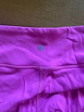 lululemon athletica reversable Pink / Navy Cropped Leggings size 8